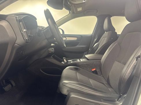 Used 2020 Volvo XC40 T5 Momentum AWD/4WD image 18