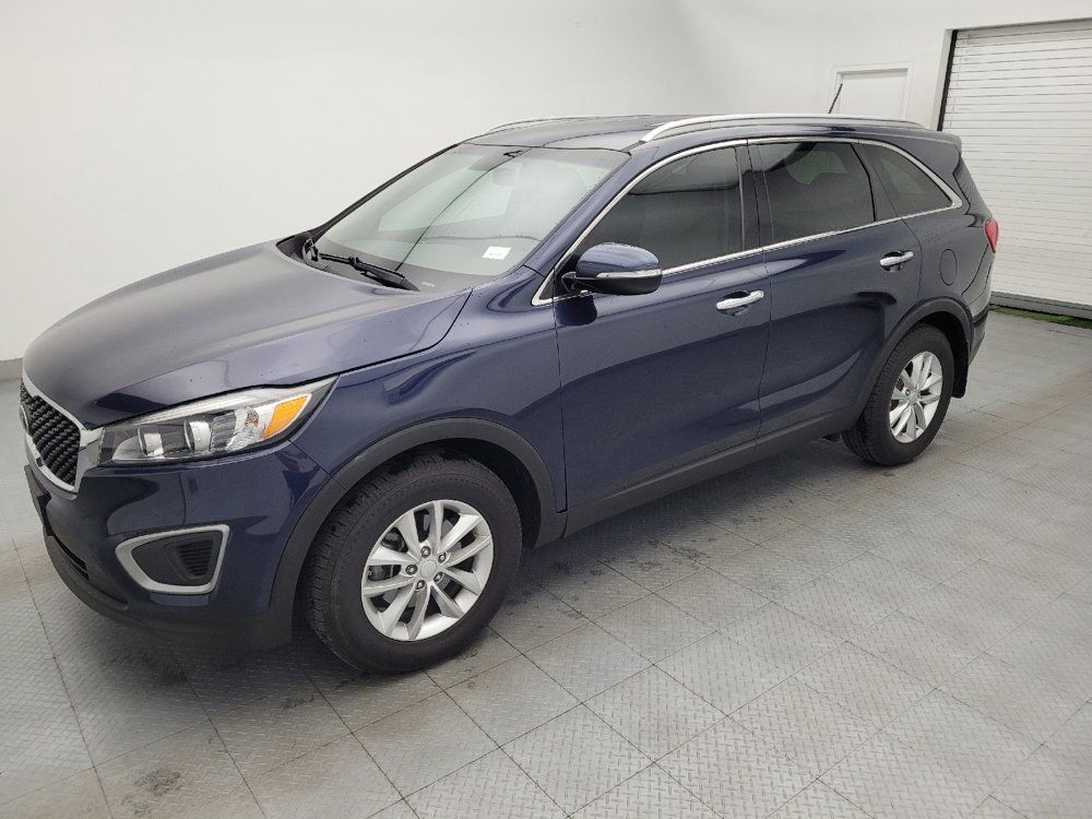 Used 2017 Kia Sorento FWD image 2
