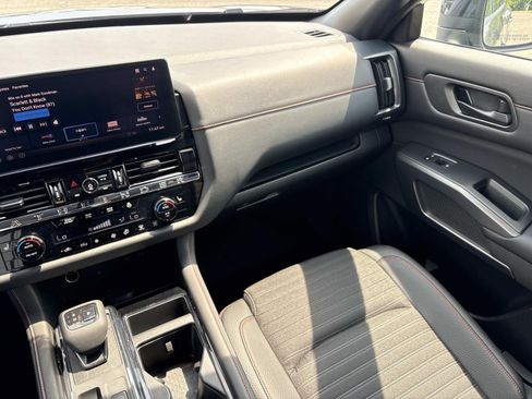 Used 2026 Nissan Pathfinder Rock Creek w/ Rock Creek Premium Package AWD/4WD image 15