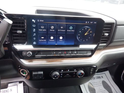 Used 2024 Chevrolet Silverado 2500 LT image 17