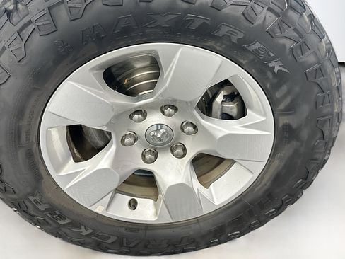 Used 2019 RAM 1500 Big Horn image 11