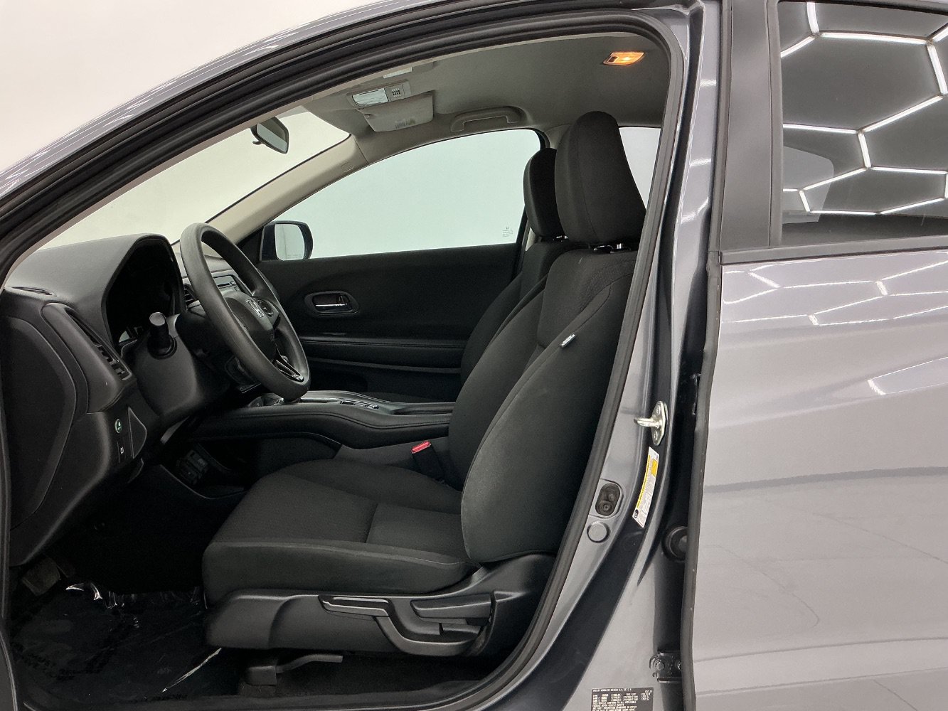 Used 2018 Honda HR-V LX image 14