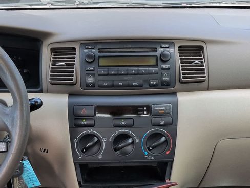 Used 2005 Toyota Corolla LE w/ Audio Value Pkg FWD image 17
