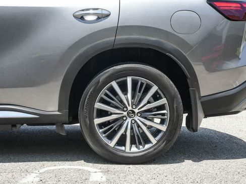 Used 2023 INFINITI QX60 Sensory w/ Vision Package AWD/4WD image 11