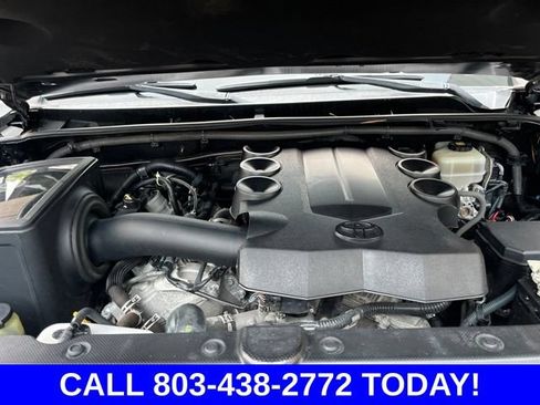 Used 2017 Toyota 4Runner SR5 AWD/4WD image 36