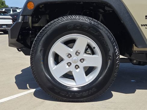 Used 2017 Jeep Wrangler Unlimited Sport w/ Quick Order Package 24S AWD/4WD image 13