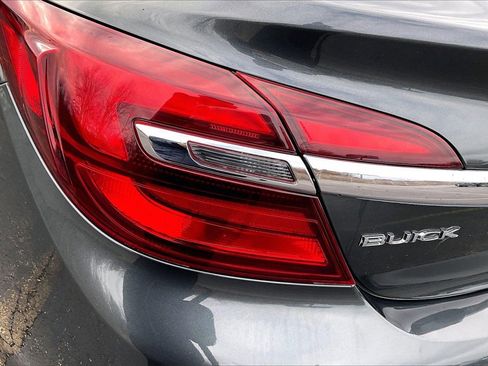 Used 2017 Buick Regal Premium image 25