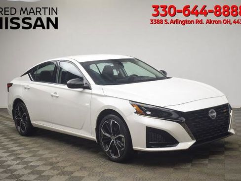 Certified 2025 Nissan Altima 2.5 SR image 1