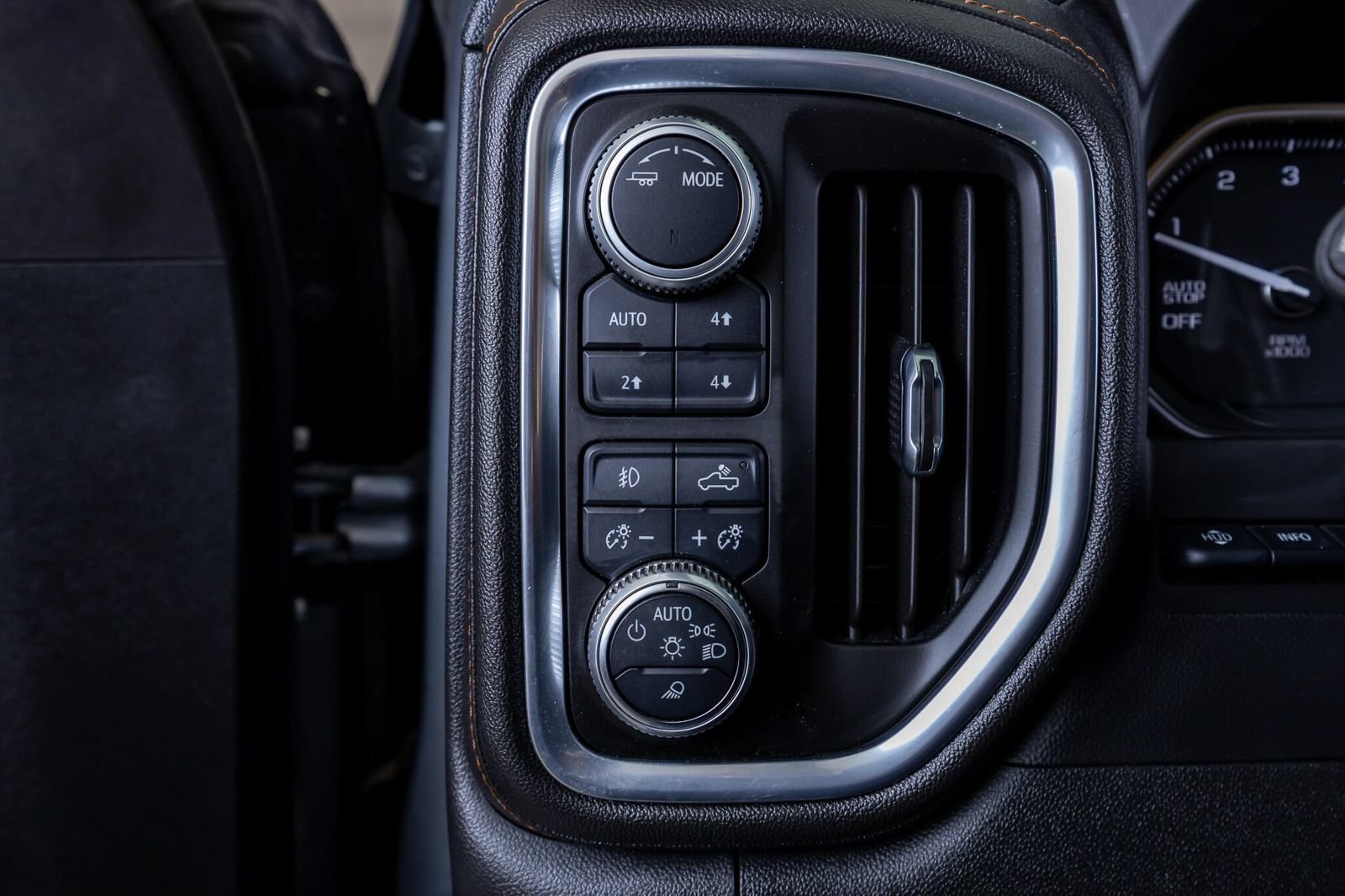 Used 2020 GMC Sierra 1500 AT4 w/ AT4 Premium Package AWD/4WD image 17