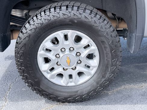 Used 2024 Chevrolet Silverado 2500 LTZ w/ LTZ Plus Package AWD/4WD image 39