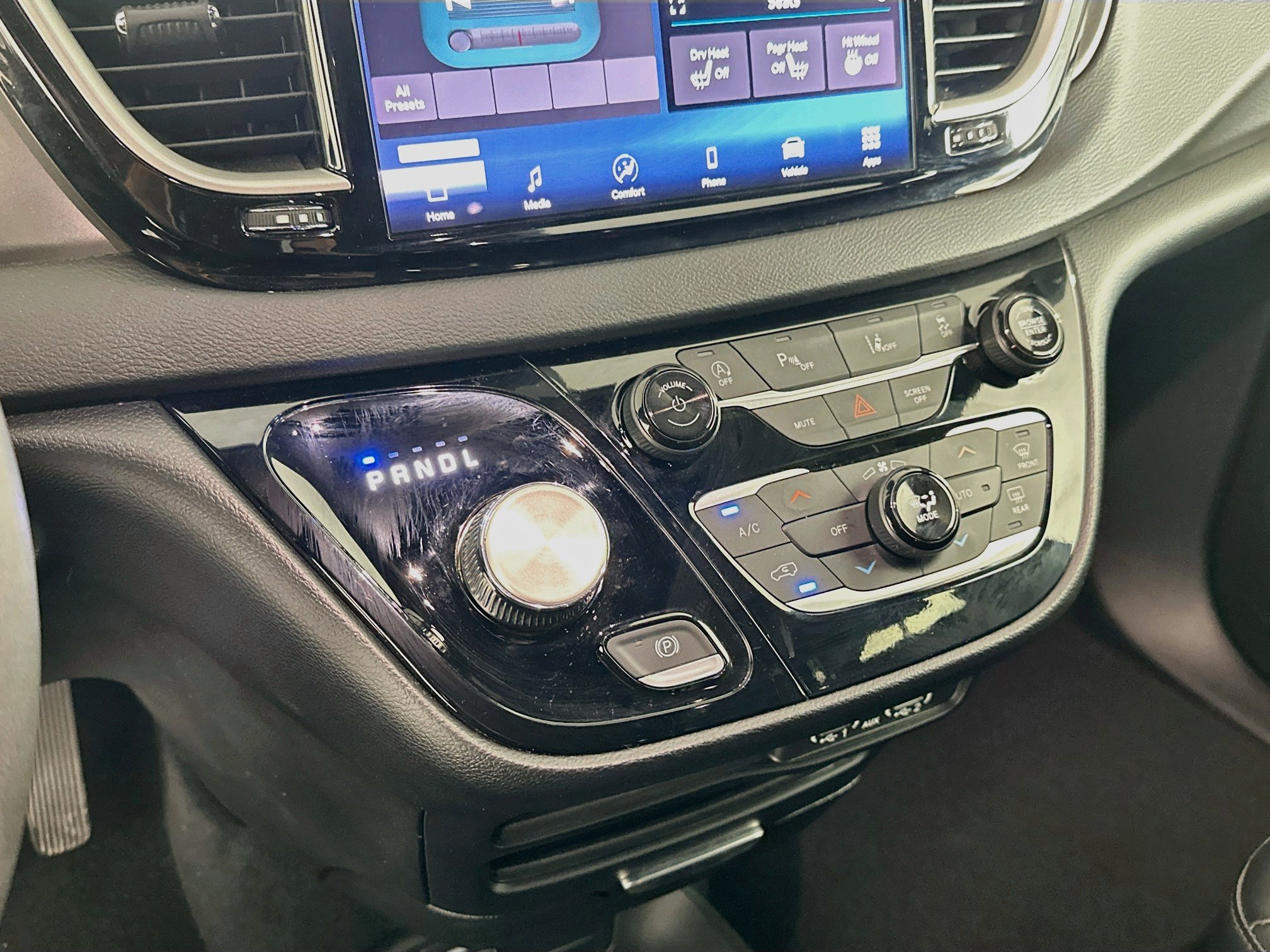 Used 2025 Chrysler Pacifica Select FWD image 23