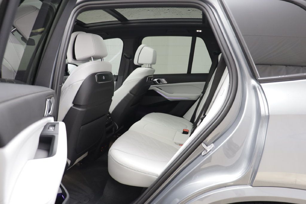 Used 2024 BMW X5 xDrive40i w/ M Sport Package AWD/4WD image 13