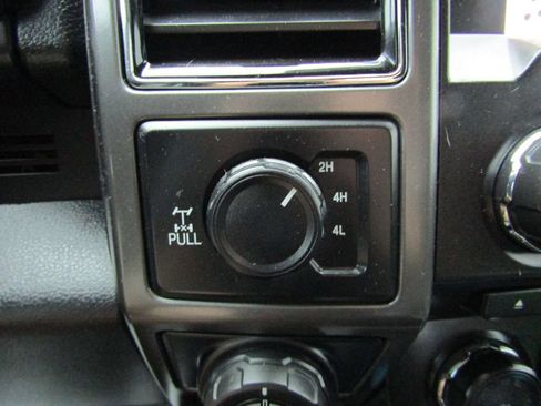 Used 2018 Ford F150 XLT w/ Equipment Group 302A Luxury AWD/4WD image 30
