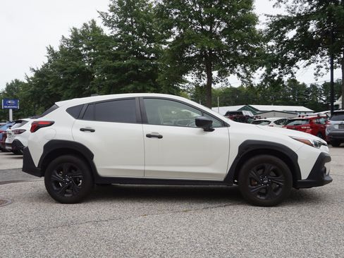 Used 2024 Subaru Crosstrek 2.0i AWD/4WD image 4