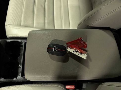 Used 2024 Honda CR-V EX-L image 33