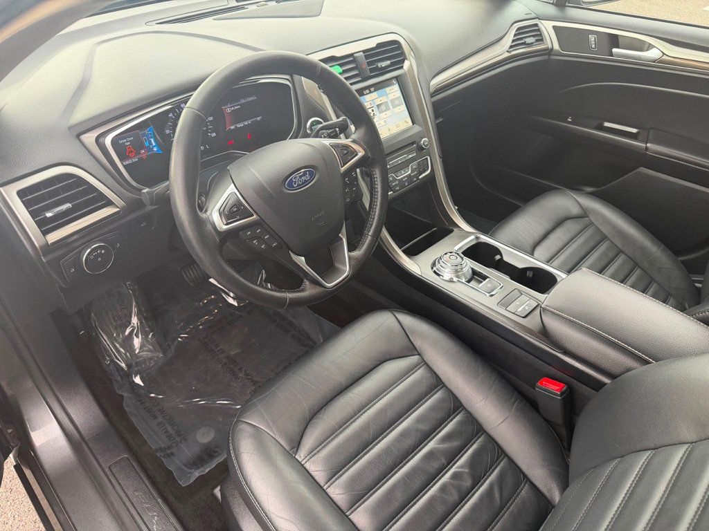 Used 2018 Ford Fusion Energi SE FWD image 11