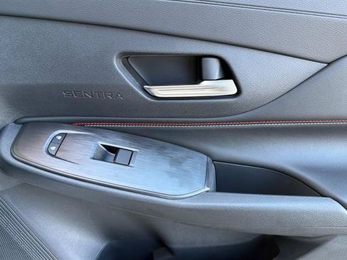 New 2027 Nissan Sentra SR w/ Floor Mat Package FWD image 18