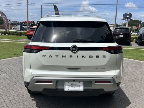 Used 2024 Nissan Pathfinder SL image 5