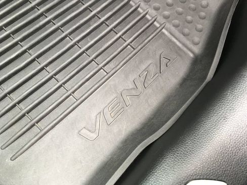 Used 2023 Toyota Venza XLE AWD/4WD image 29