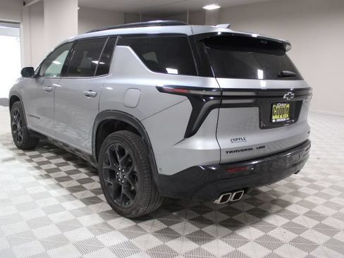 Used 2025 Chevrolet Traverse RS AWD/4WD image 10