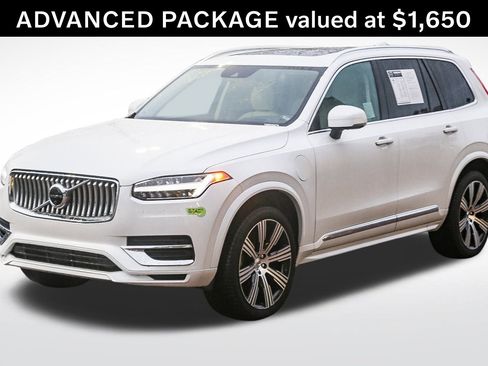 Used 2022 Volvo XC90 T8 Inscription w/ Advanced Package image 3