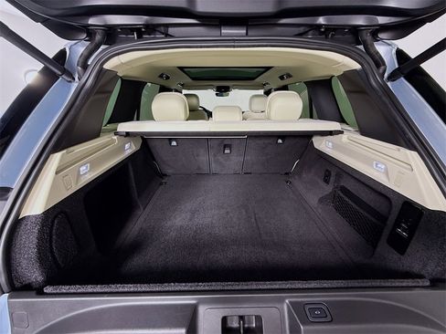 Used 2023 Land Rover Range Rover SE image 10