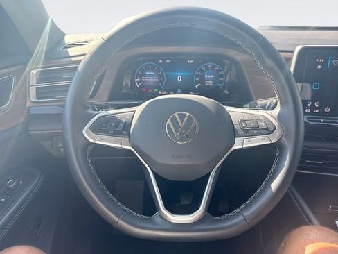 Used 2025 Volkswagen Atlas SE FWD image 14