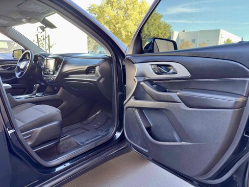 Used 2018 Chevrolet Traverse LS image 40