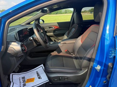 Used 2025 Chevrolet Equinox EV RS FWD image 31
