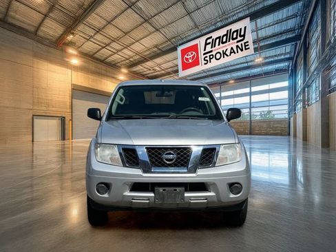 Used 2018 Nissan Frontier SV AWD/4WD image 2