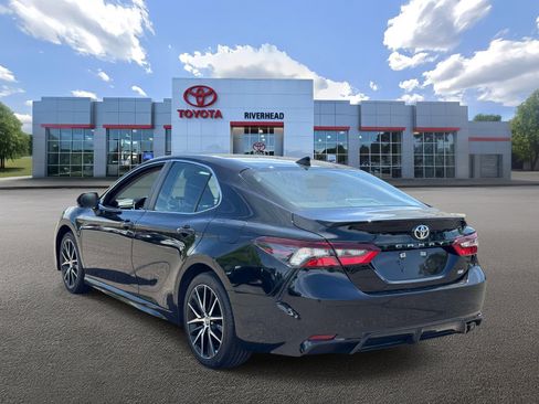 Certified 2024 Toyota Camry SE w/ Cold Weather Package FWD image 4
