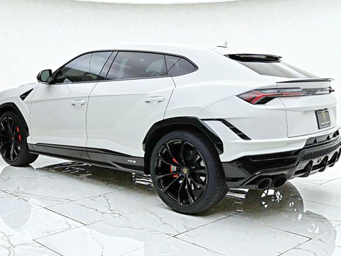Used 2024 Lamborghini Urus S image 8