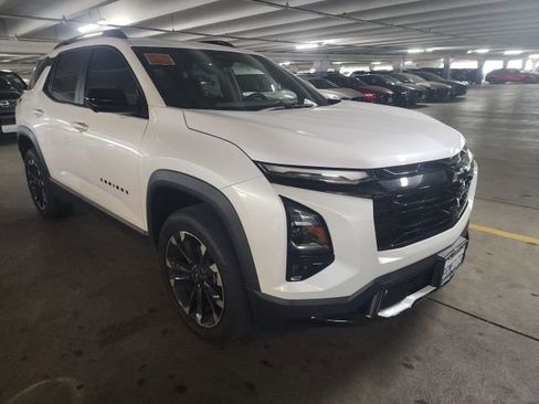 Used 2025 Chevrolet Equinox RS w/ Safety and Technology Package image 2