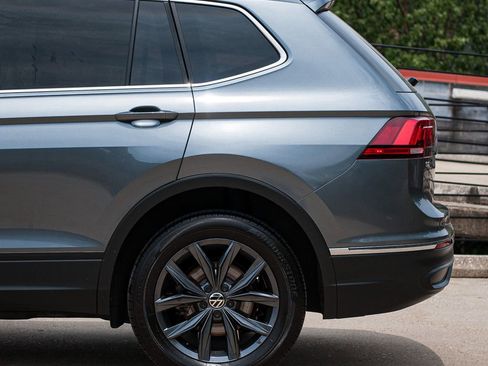 Certified 2023 Volkswagen Tiguan SE AWD/4WD image 4