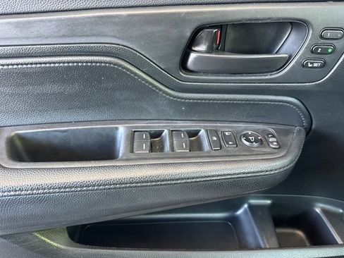 Used 2023 Honda Odyssey Sport image 11