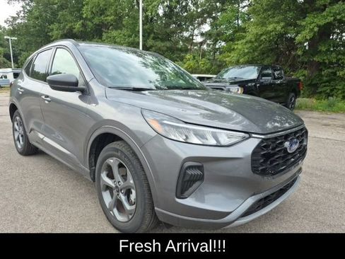 Used 2024 Ford Escape ST-Line w/ Tech Pack #1 AWD/4WD image 7