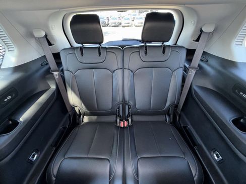 Used 2023 Jeep Grand Cherokee L Limited w/ Luxury Tech Group II AWD/4WD image 26