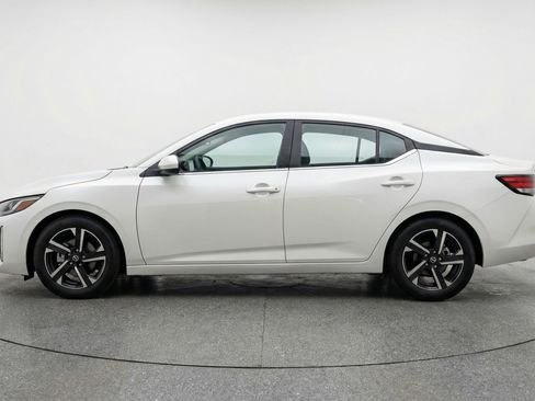 Used 2025 Nissan Sentra SV image 5
