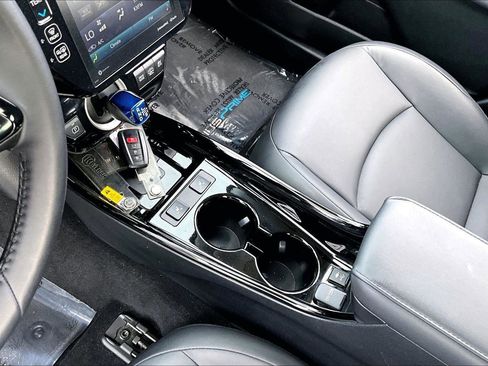 Used 2022 Toyota Prius Prime XLE image 13
