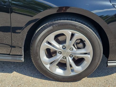Used 2025 Honda Accord LX image 11