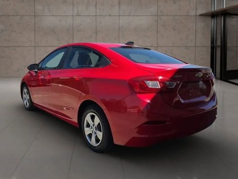 Used 2017 Chevrolet Cruze LS FWD image 6
