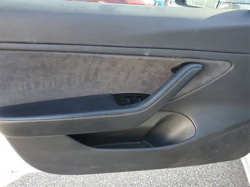 Used 2018 Tesla Model 3 Long Range image 18