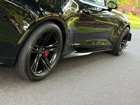 Used 2018 Chevrolet Camaro ZL1 RWD image 33