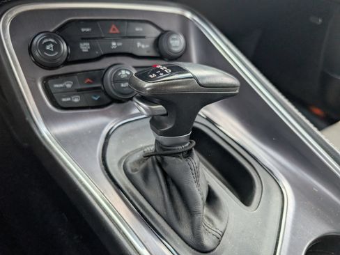 Used 2015 Dodge Challenger SXT w/ Driver Convenience Group RWD image 12