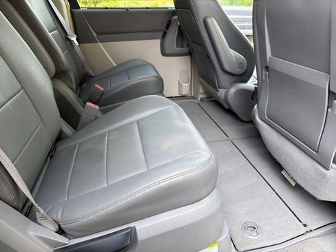 Used 2008 Dodge Grand Caravan SXT FWD image 21