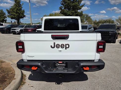 New 2026 Jeep Gladiator Mojave image 13
