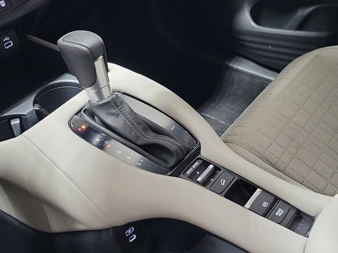 Certified 2025 Honda HR-V LX image 30