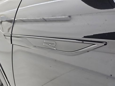 Used 2023 Volkswagen Atlas SEL R-Line image 59