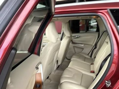 Used 2015 Volvo XC60 T5 Premier w/ Proximity Package FWD image 4