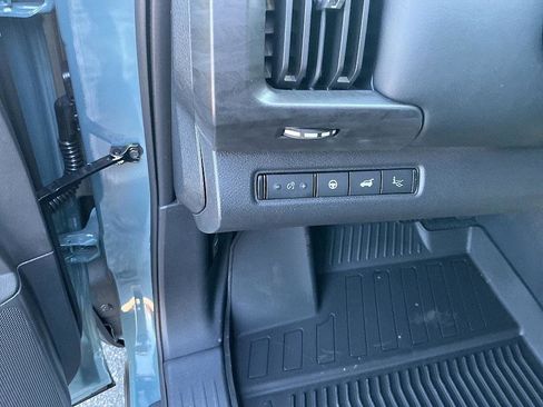 New 2026 Nissan Pathfinder Platinum image 13